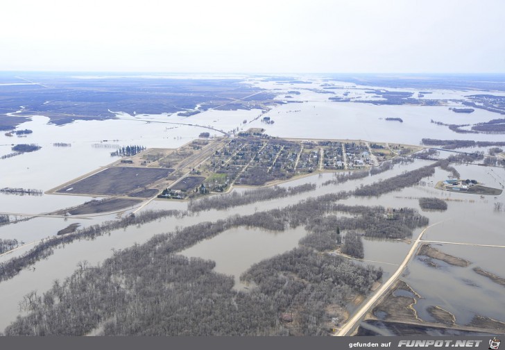 FLOOD PHOTOS - Red River Valley, Manitoba & northern...