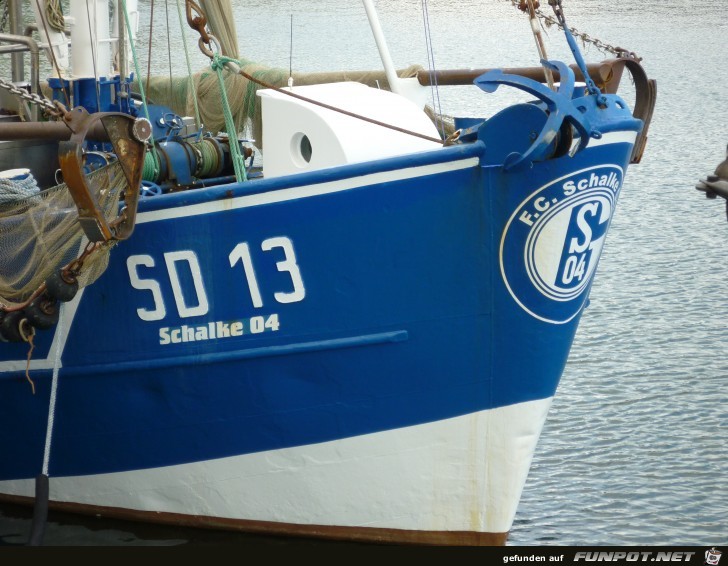 Diesen Krabbenkutter hab ich im Sommer 2010 Im Hafen...