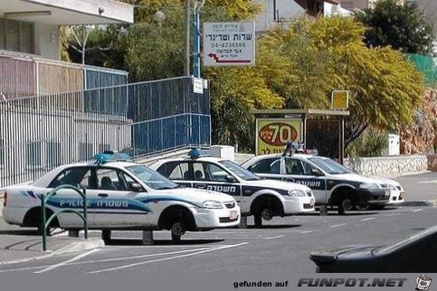 polizeiautos-ohne-reifen