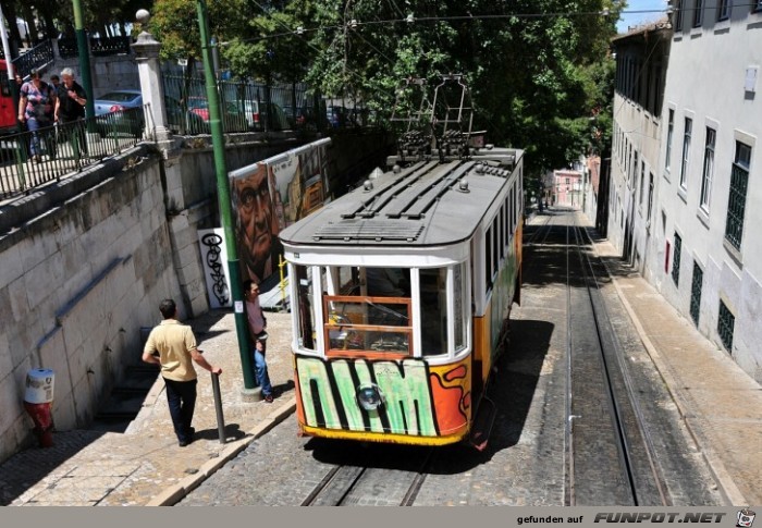 Lissabon Ascensor da Gloria 9 08 07 2011 Lissabon Ascensor da Gloria 9 08 07 2011