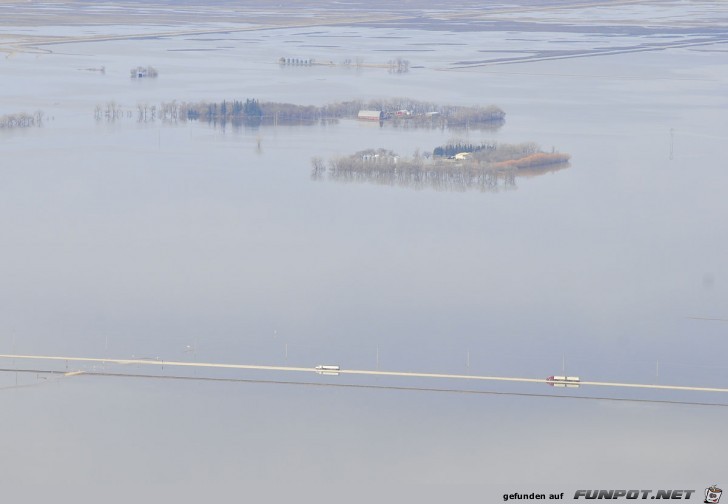 FLOOD PHOTOS - Red River Valley, Manitoba & northern...