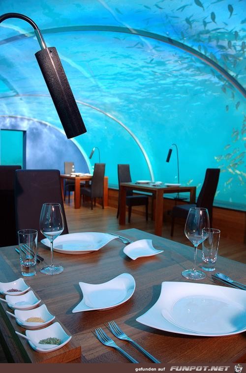 Das weltweit erste All-Glas Unterwasser Restaurant...