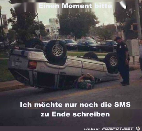 Einen Moment bitte... Einen Moment bitte...