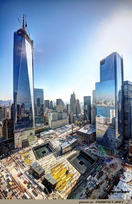 Bilder vom neuem Worldtrade-Center. Die Texte sind mit...