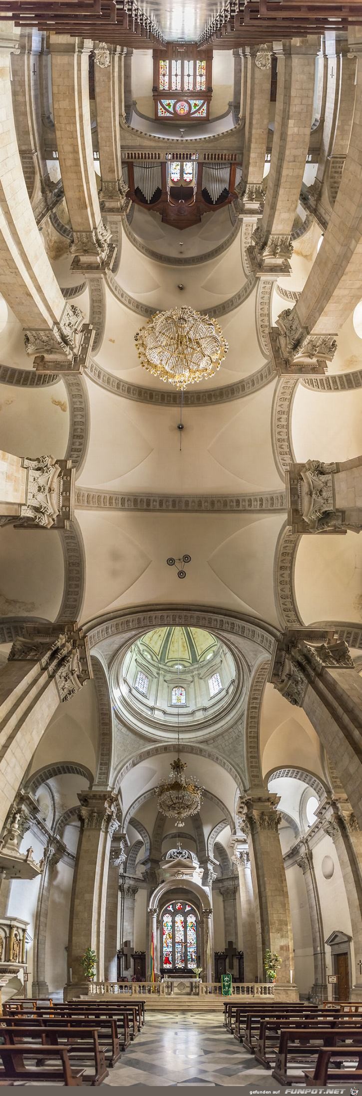 Ungewhnliche Panoramabilder aus Kirchen