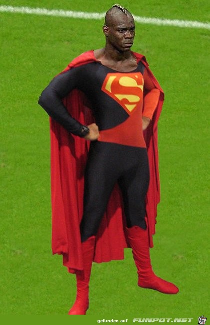 14-Mario-Balotelli-als-superman-jpg 143321 14-Mario-Balotelli-als-superman-jpg 143321