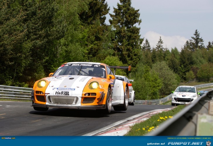 Porsche-GT3R-Hybrid-VLN-win-03