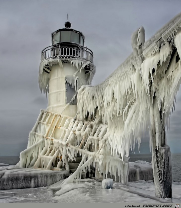 Gigantische Schnee- und Eis-Formationen 9