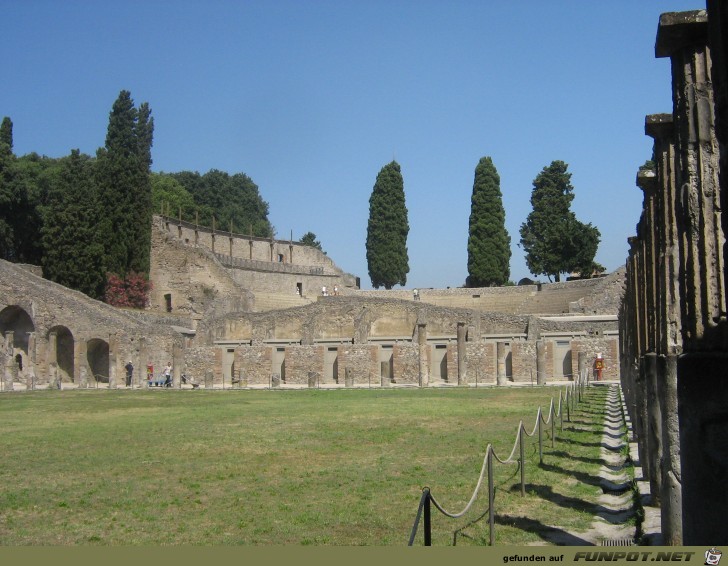 0708-04 Pompeji Gladiatorenkaserne und Theater