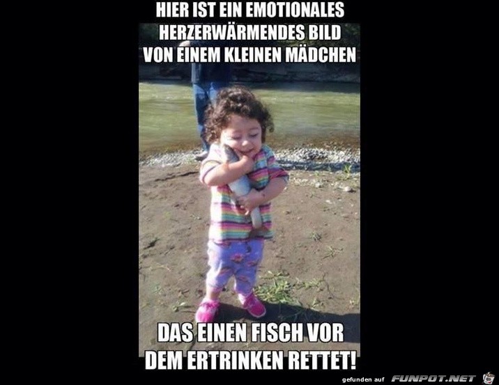 Mädchen rettet einen Fisch Mädchen rettet einen Fisch