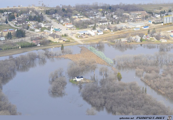 FLOOD PHOTOS - Red River Valley, Manitoba & northern...