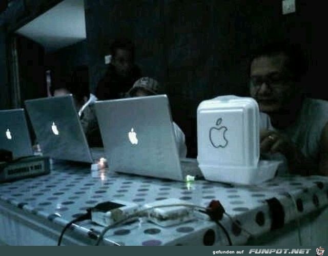 Apple Apple