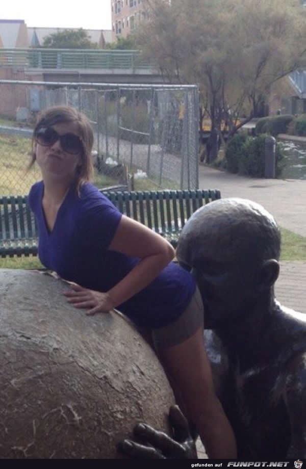 statuecul10 statuecul10