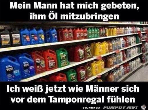 Frauen vor dem Oelregal Frauen vor dem Oelregal