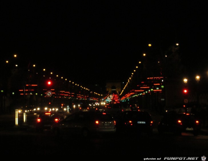 56 Champs-Elysees nachts