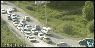 An der Autoschlange vorbei An der Autoschlange vorbei