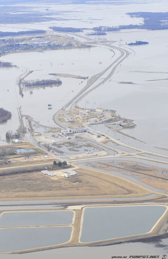 FLOOD PHOTOS - Red River Valley, Manitoba & northern...