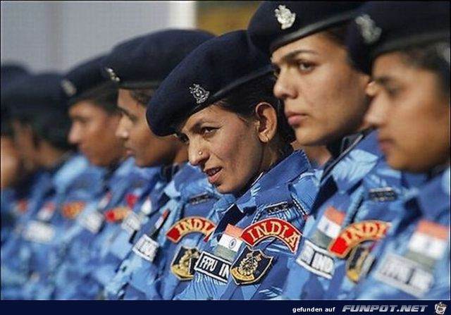 Weibliche Polizeibeamte