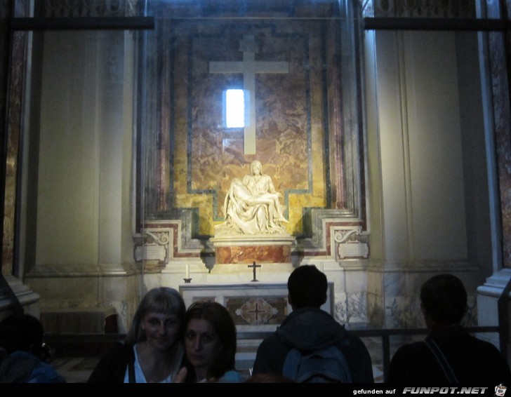 10-118 Michelangelos Pieta 10-118 Michelangelos Pieta
