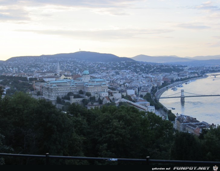 23-17 Blick auf Buda 23-17 Blick auf Buda