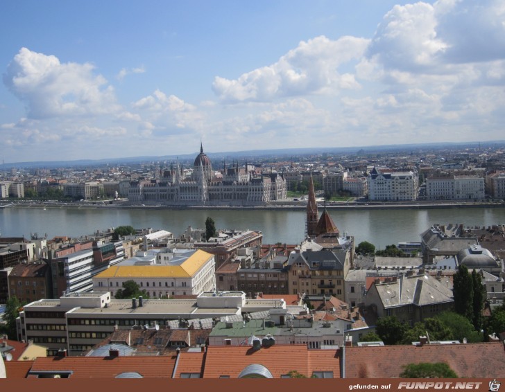 24-20 Blick auf das Parlament