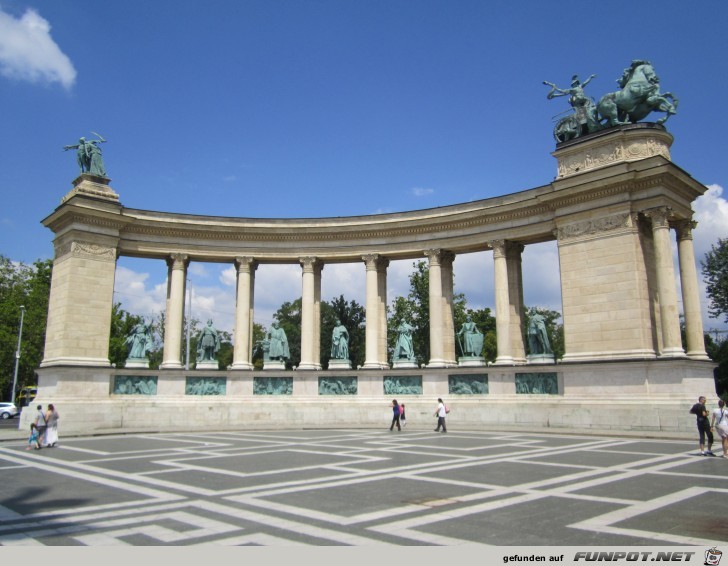 24-33 Heldenplatz