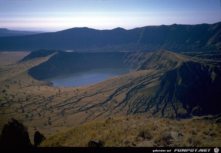 Herrliche Krater-Seen auf der ganzen Welt 14