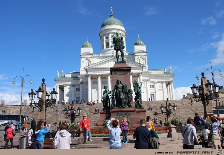 0727-17 Statue Alexander II