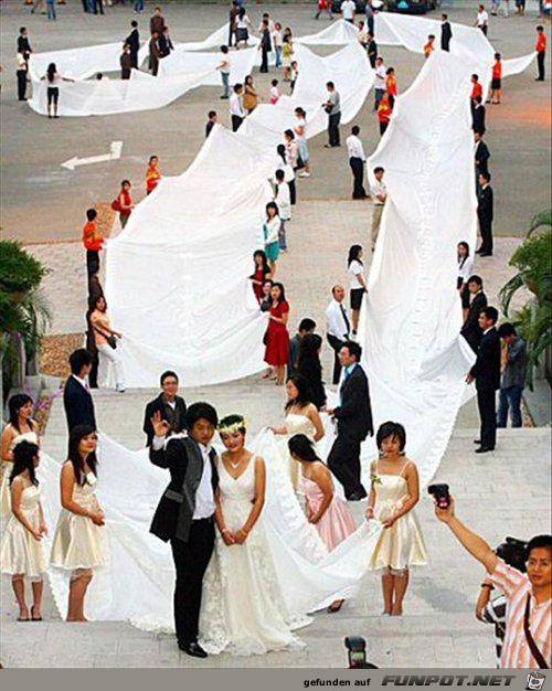 ugly-wedding-dress-train ugly-wedding-dress-train