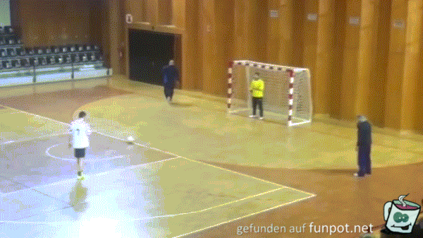 und doch ein Tor! und doch ein Tor!