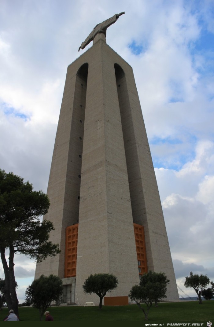 Cristo Rei gegenber von Lissabon