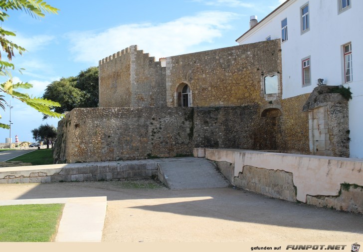 13-38 Lagos Stadtmauer