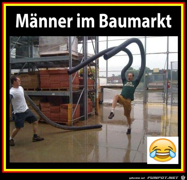 Maenner im Baumarkt