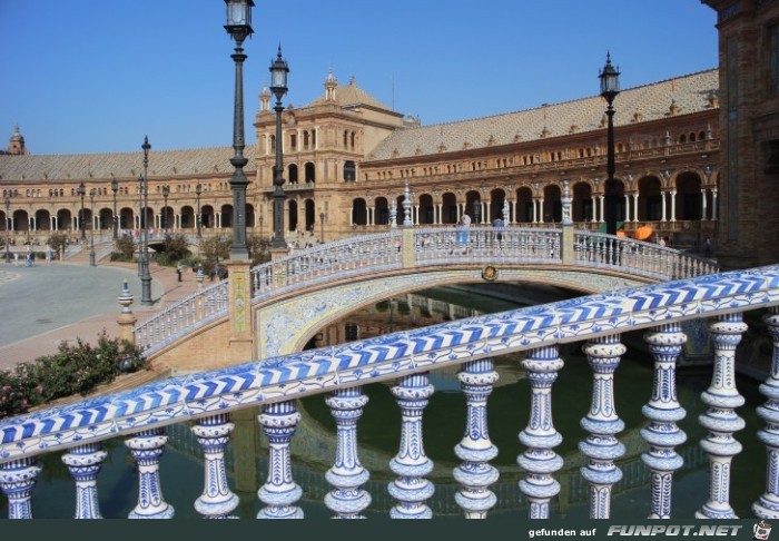 die Plaza de Espana in Sevilla