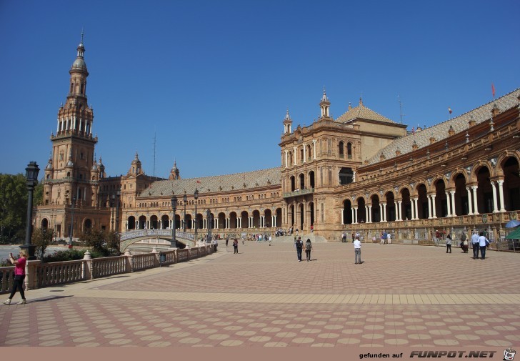 die Plaza de Espana in Sevilla