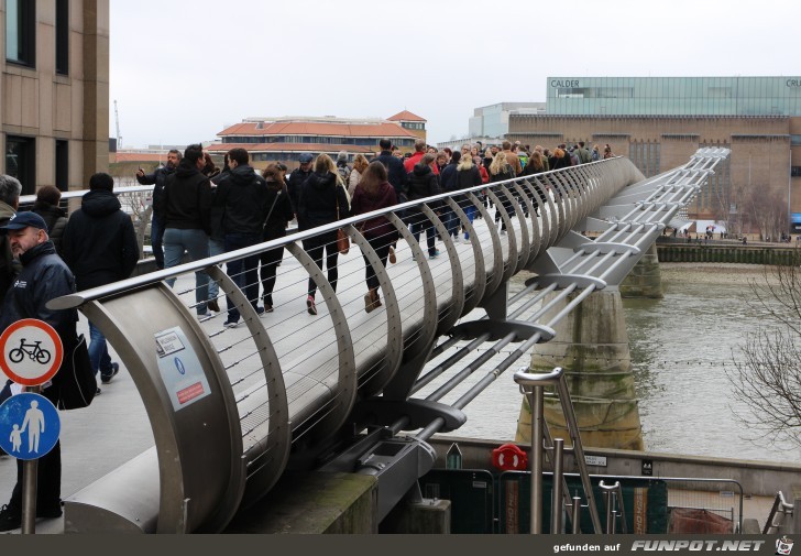 26-060 Millennium Bridge