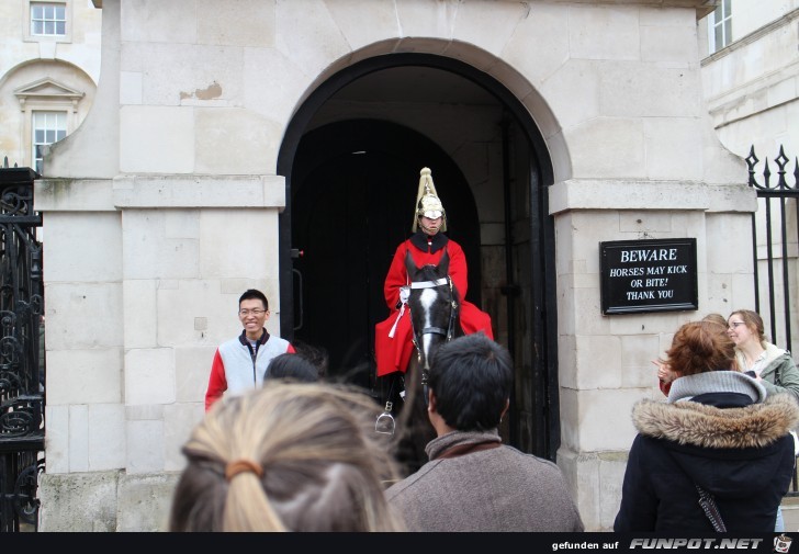 26-112 Horse Guards 26-112 Horse Guards