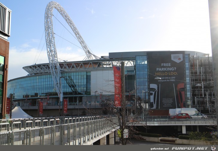 27-001 Wembley-Stadion