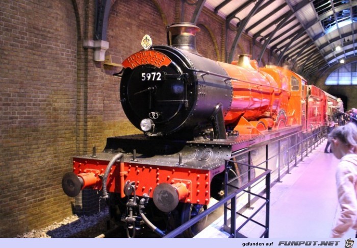 27-127 Hogwarts-Express 27-127 Hogwarts-Express