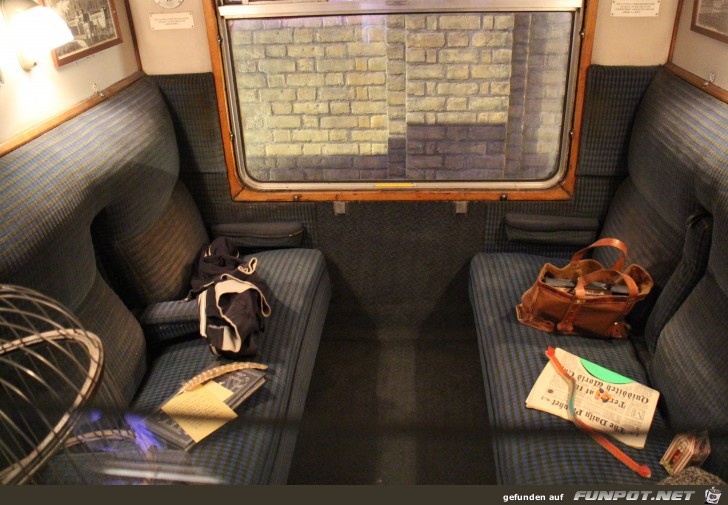 27-134 im Hogwarts-Express
