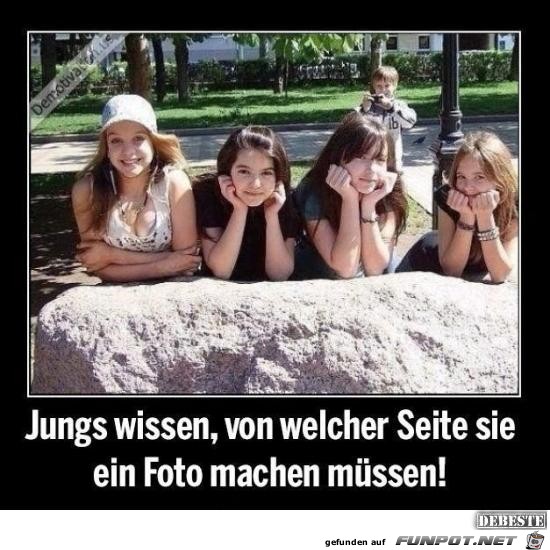 Jungs wissen von welcher Seite sie ein Foto machen muessen Jungs wissen von welcher Seite sie ein Foto machen muessen