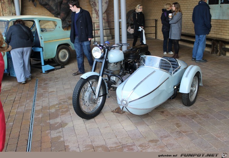 27-163 fliegendes Motorrad 27-163 fliegendes Motorrad
