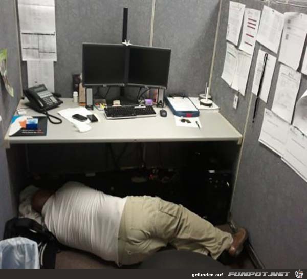 sleeping-people-at-work6 sleeping-people-at-work6