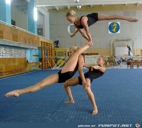 crazy-gymnast-moves crazy-gymnast-moves