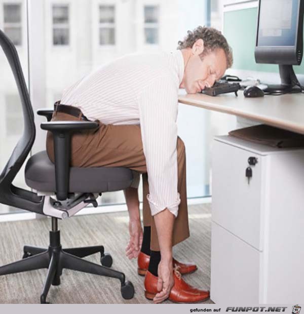 sleeping-people-at-work17 sleeping-people-at-work17