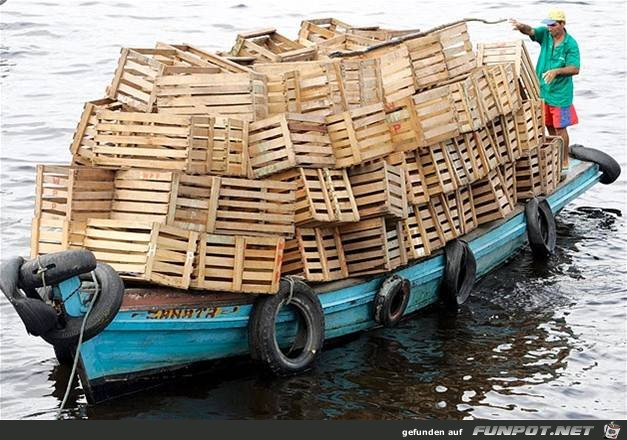 kommt ein Schiff geladen