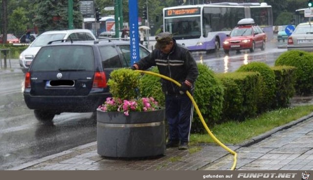 Kein Regen kann ihn von seinem Job abhalten