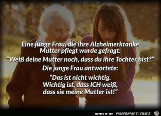 eine junge Frau, die ihre Mutter pflegt......