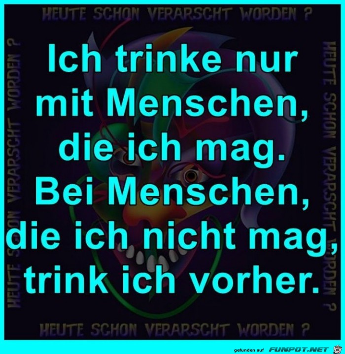 Ich trinke mit Menschen