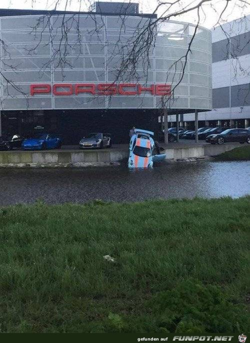 Porsche-im-Wasser